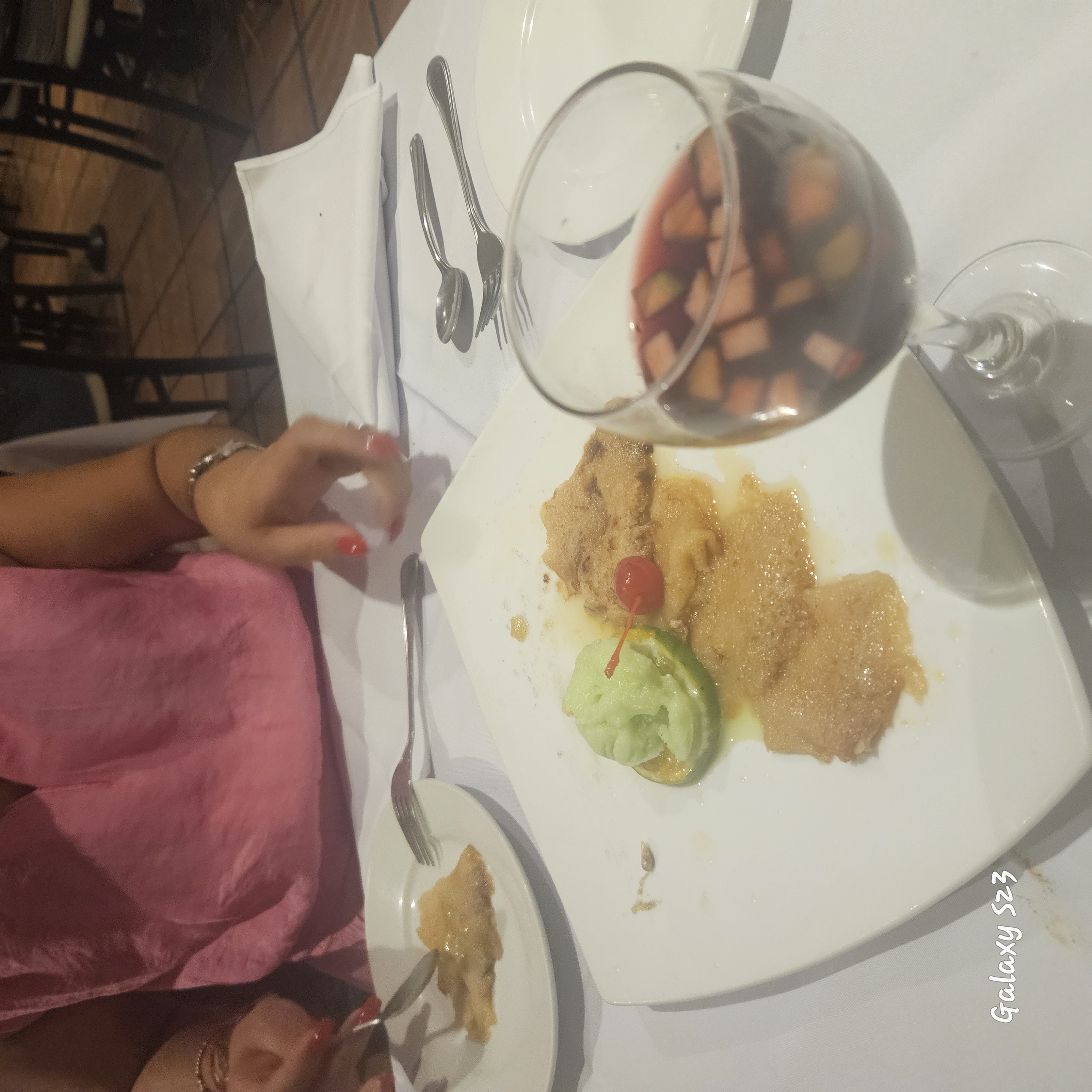 Crepas enviadas acompañadas de una refrescante clericot