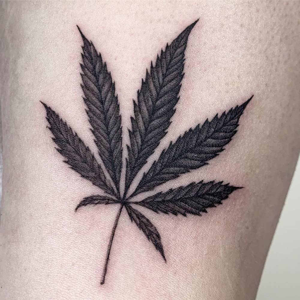 Tatuaje de mariguana