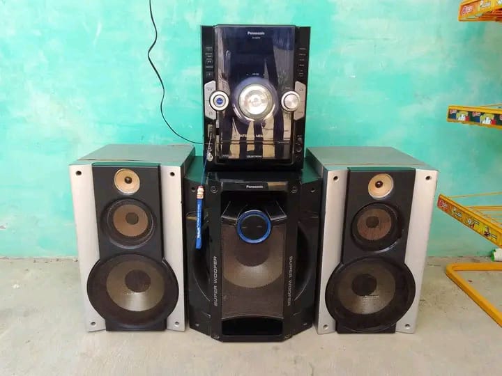 Escucha esta cancion