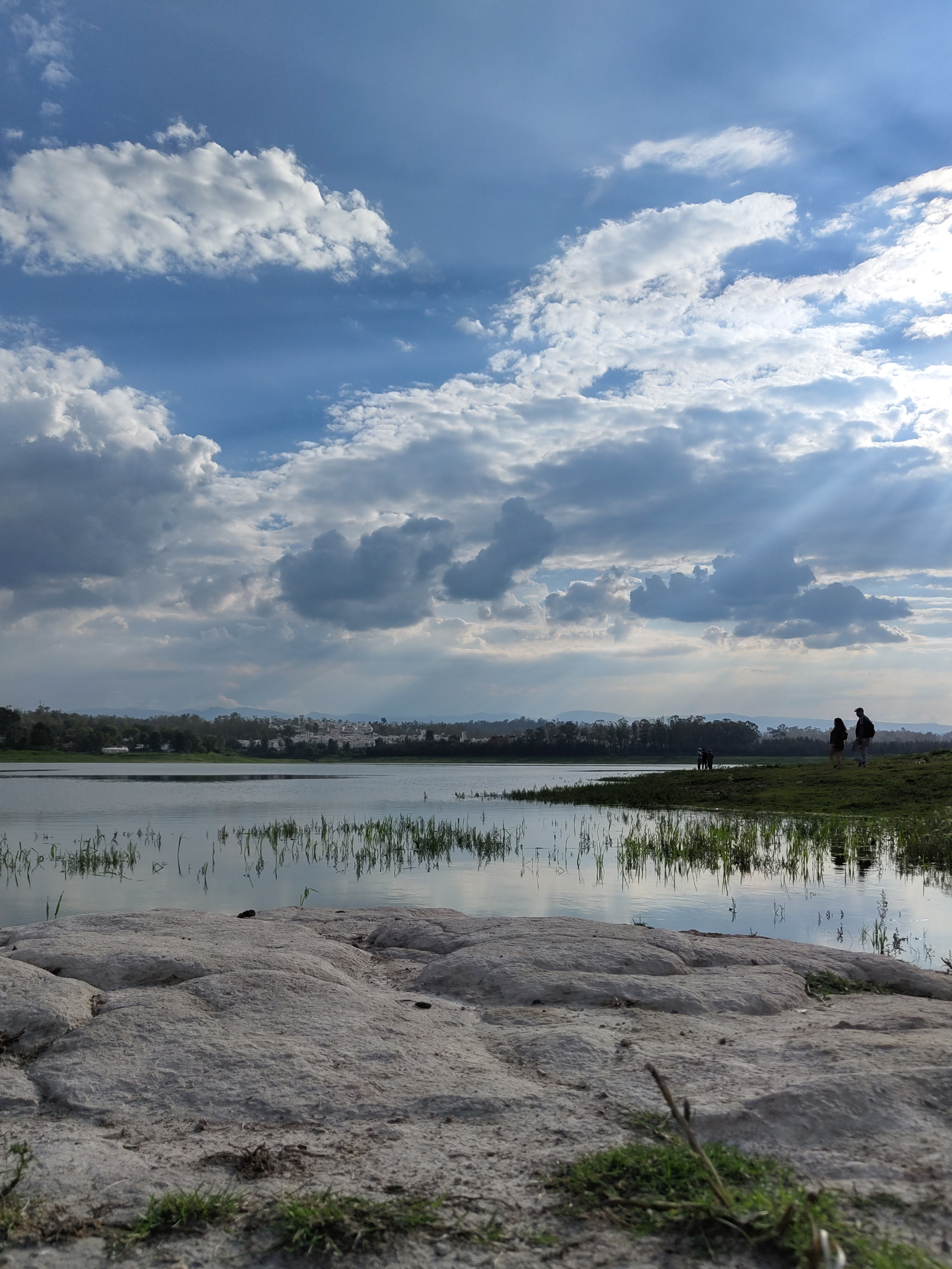A la orilla del lago