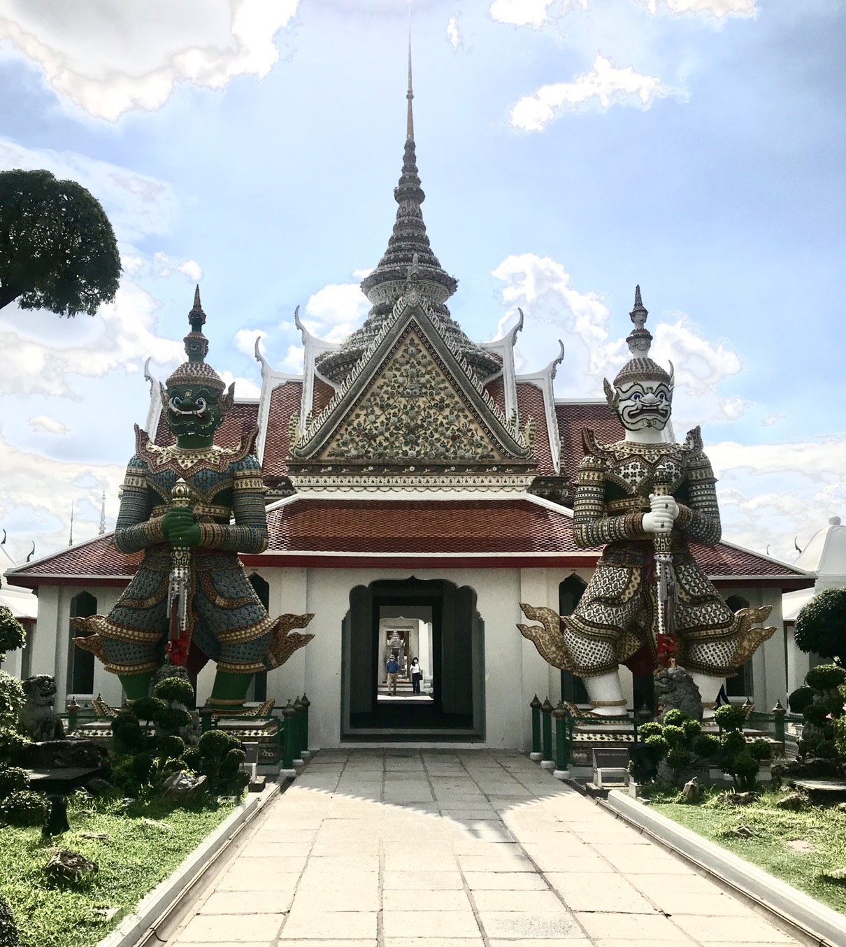 Giants of Wat Pho