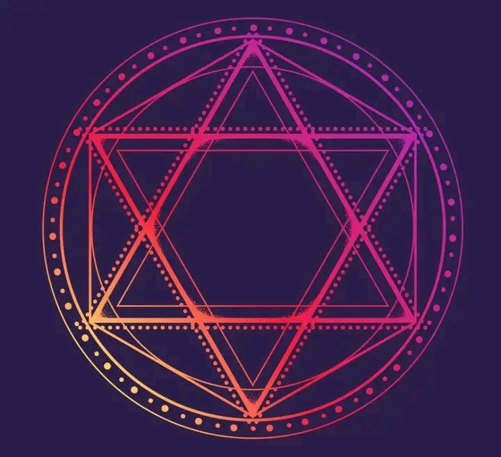 El triangulo , tres veces tres