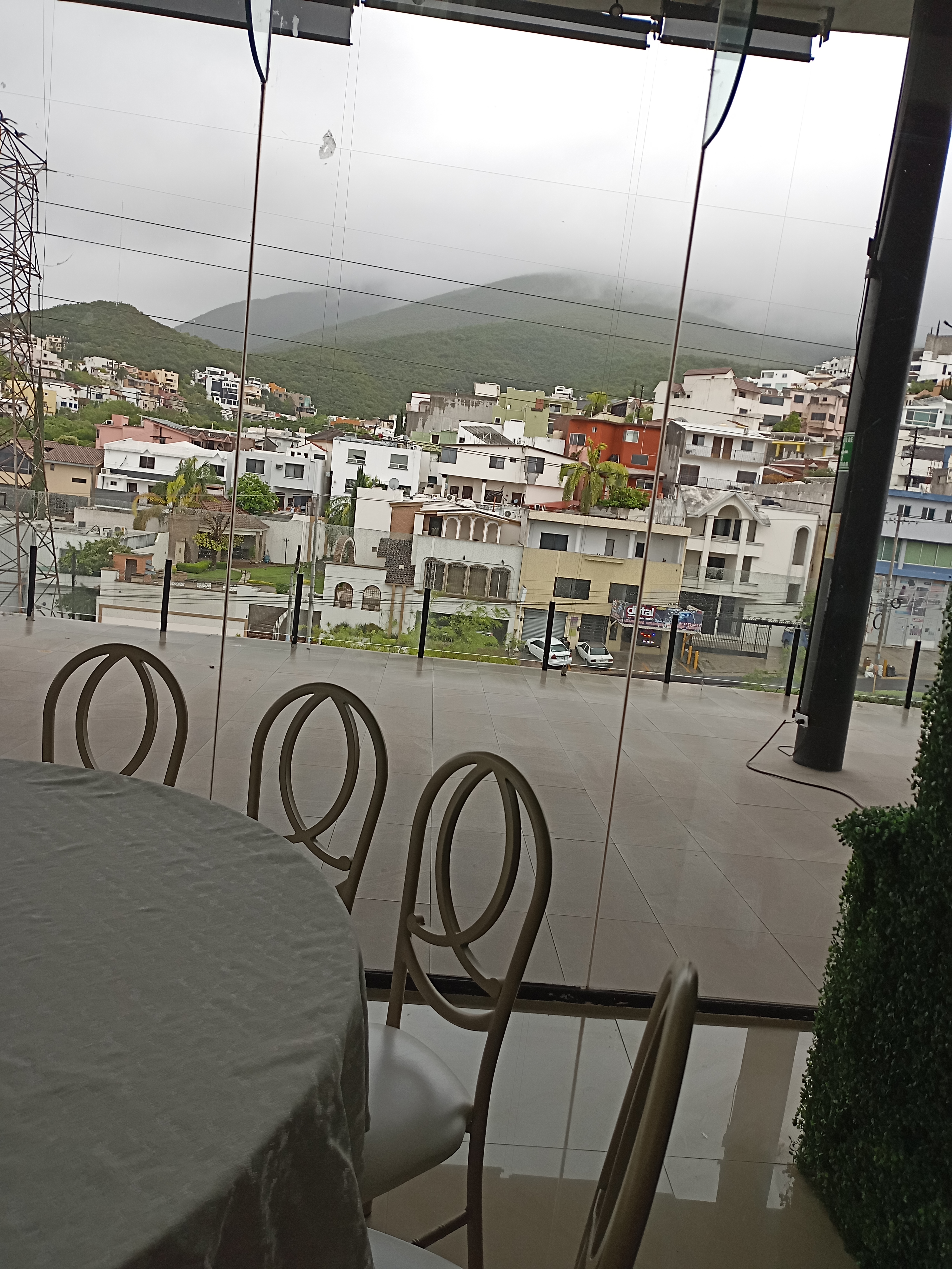 Vista de la lluvia en MTY desde mi trabajo