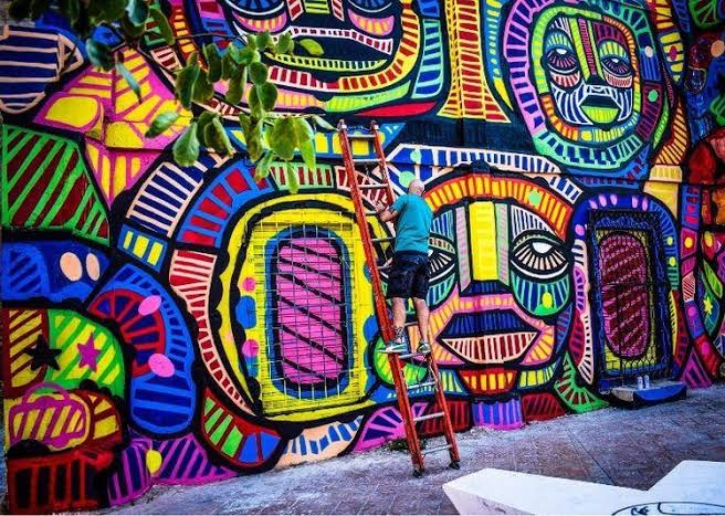 Pintando