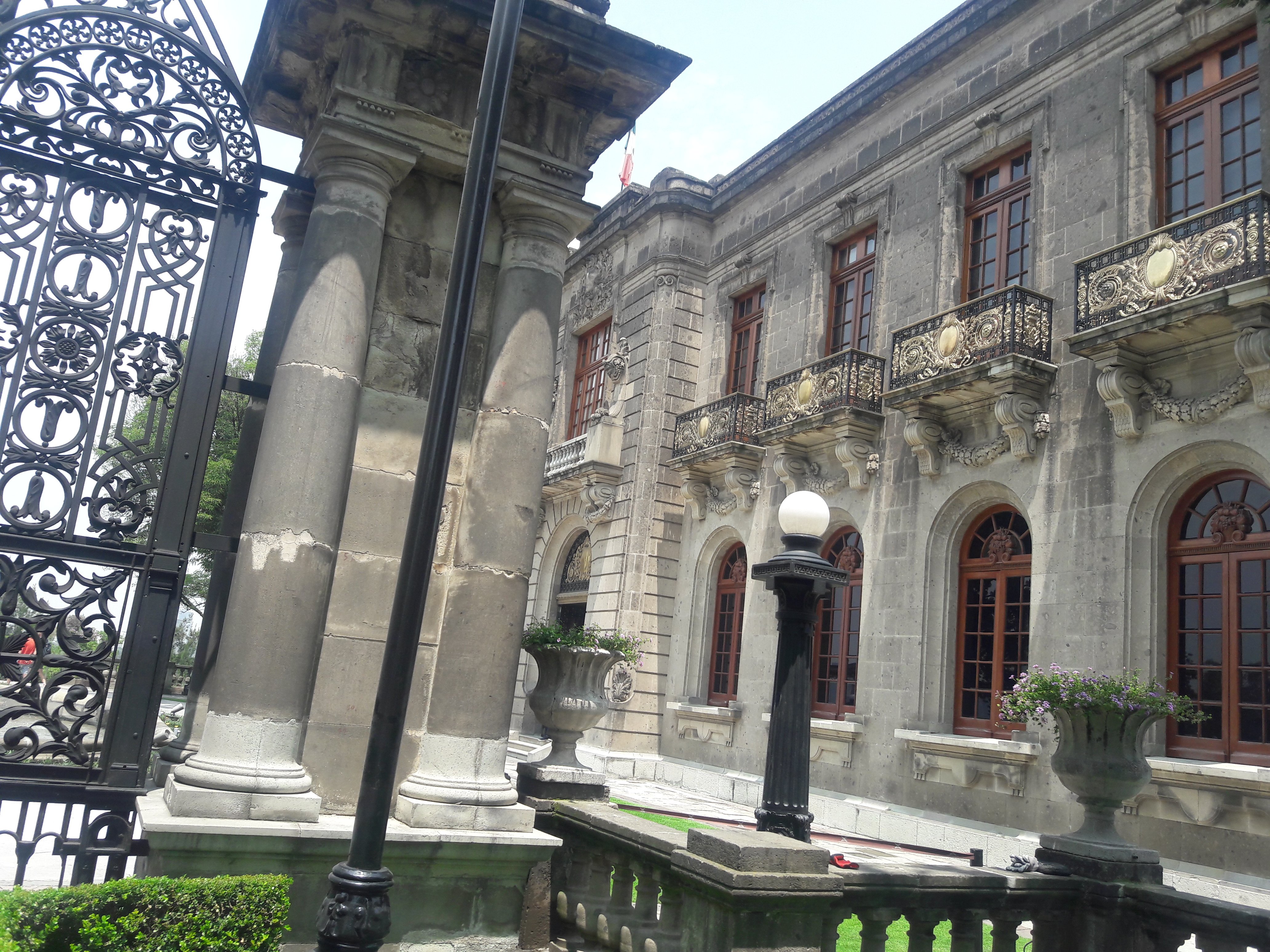 Entrada hacia el castillo.