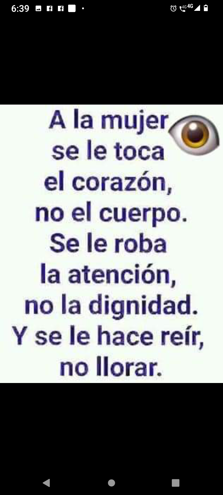 A la mujer se le toca el corazón