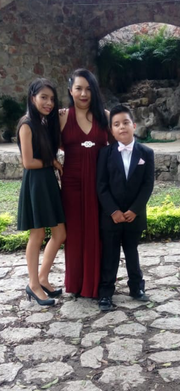 Angela e hijos