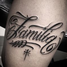 Tatúaje de letras familia
