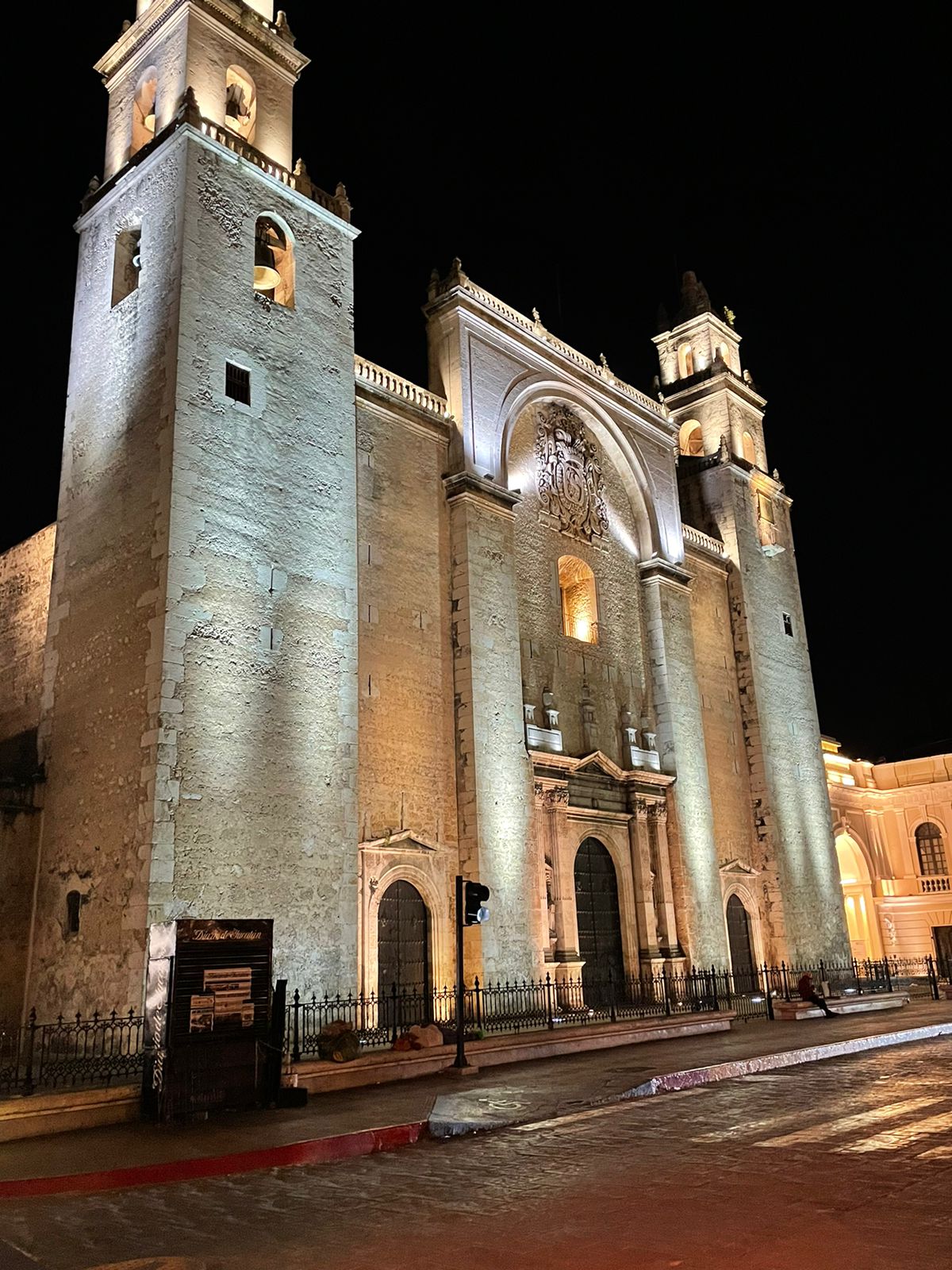 Mérida by night