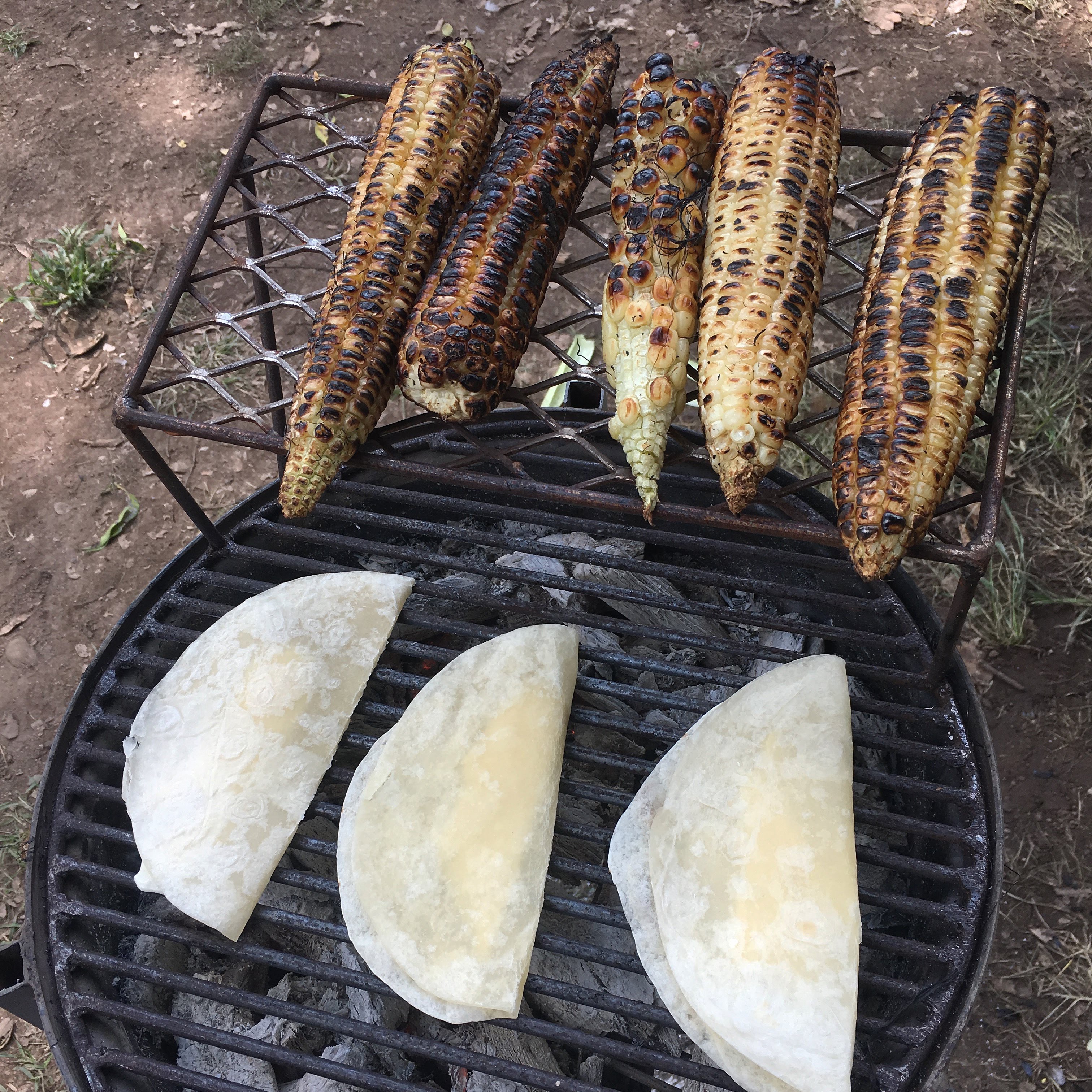 Quesadillas y elotes