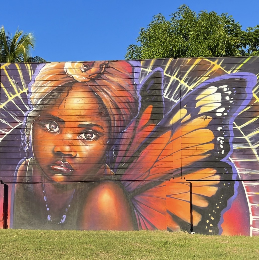 beautiful-girl-in-liberty-in-guadeloupe